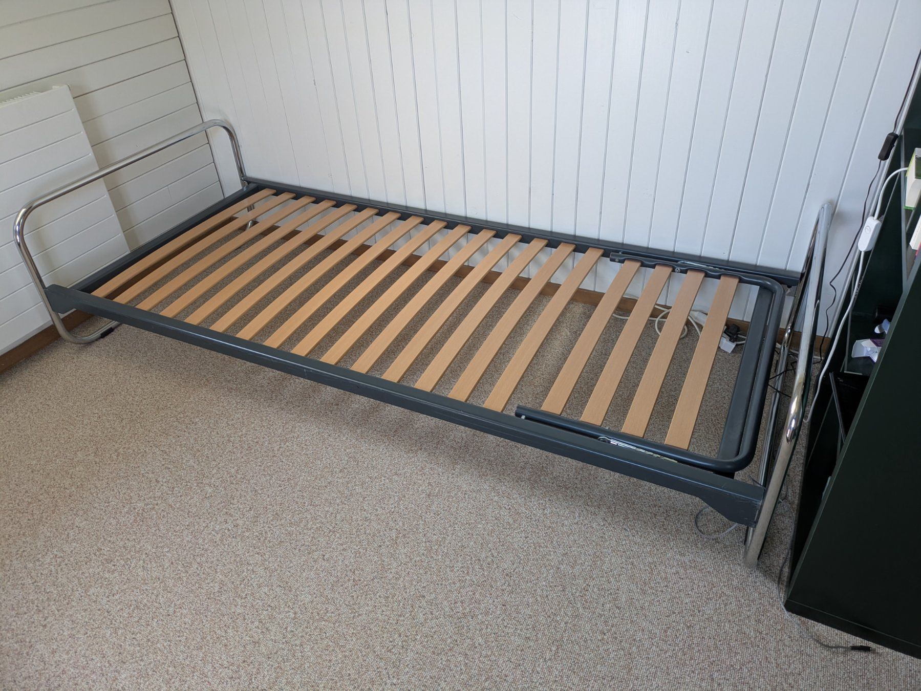 Embru Betten: Embru Roth Bett – Gebraucht aus Malters von Westher1