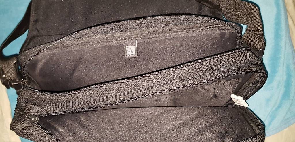 Taschen: Notebooktasche Tucano Schwarz neu – Gebraucht aus Balgach von ste_wqc7 3