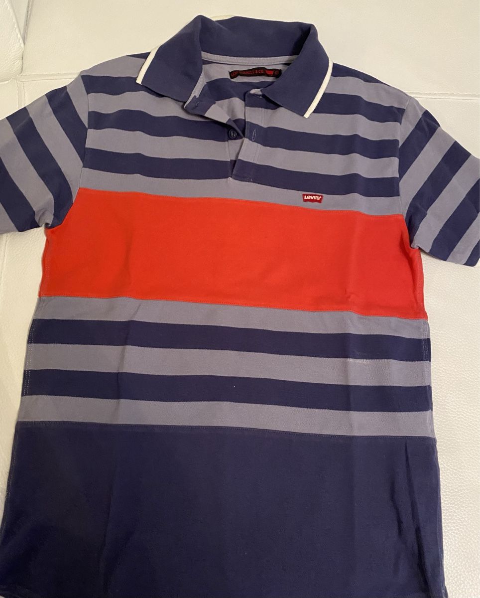 Levi's Polo-Shirts: Levis Polo tshirt – Gebraucht aus Opfikon von Luis144