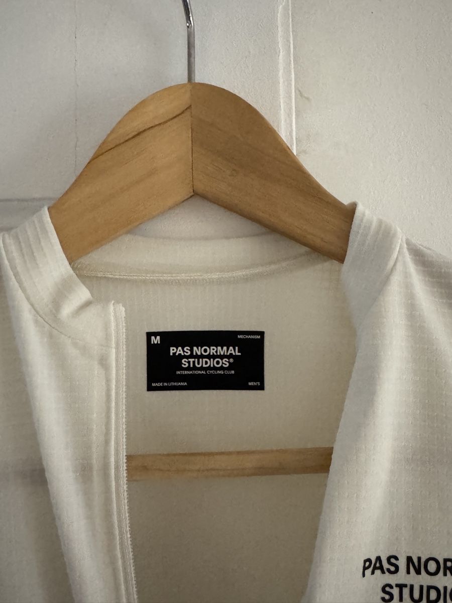 Canottiere & Pantaloni: Pas Normal Studios - Mechanism Pro Long Sleeve Jersey – Nuovo (secondo la descrizione) da Diesse venduto da second_life 1