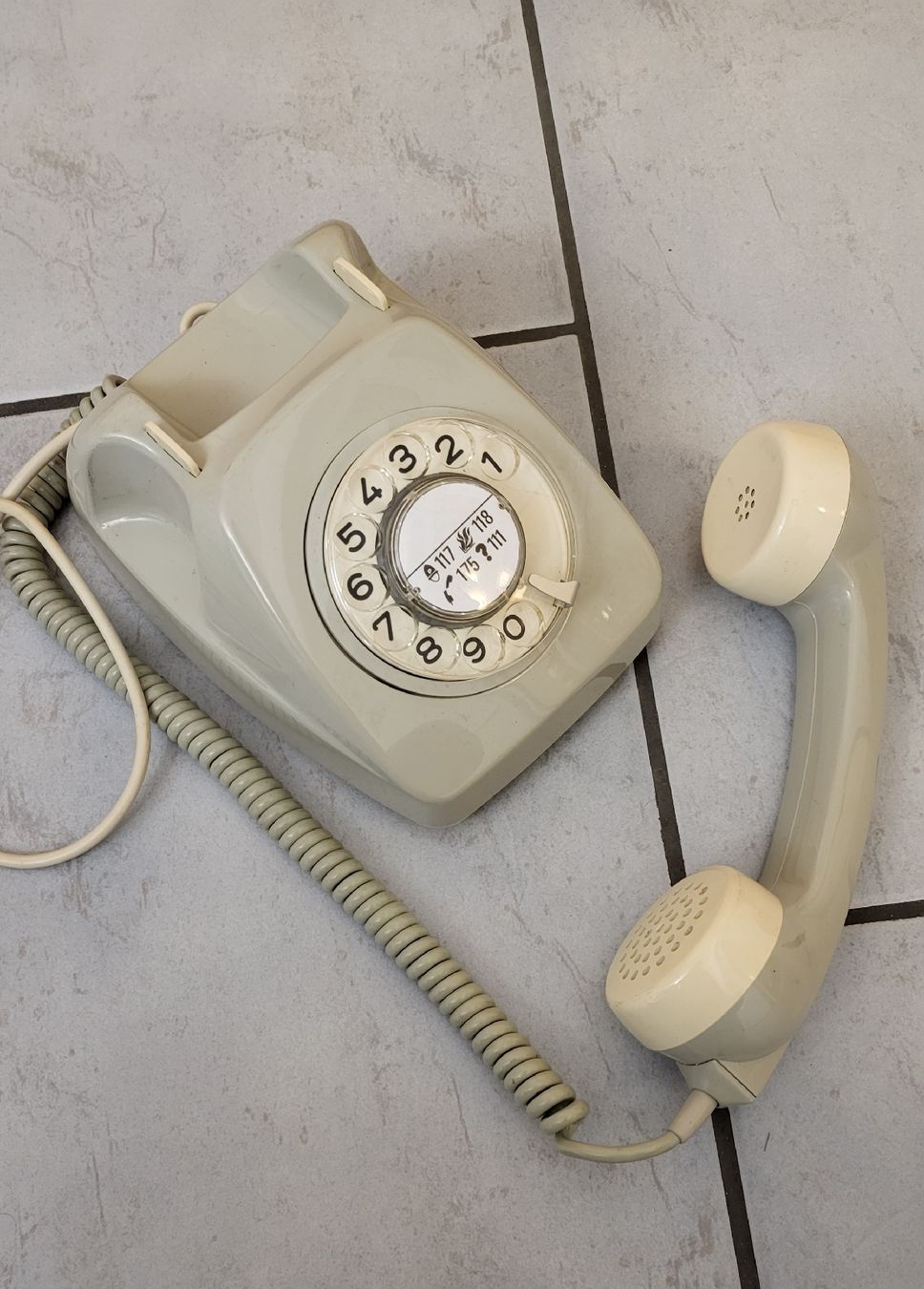 Telefone: Telefon Modell 70 – Gebraucht aus Affoltern am Albis von Nunni 1