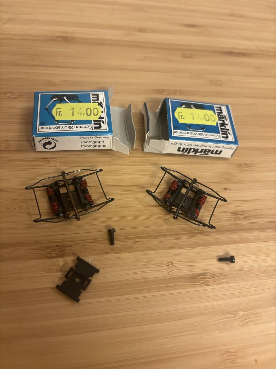 Märklin Modellini di ferrovie: Pantographe Märklin  – Usato da Orbe venduto da car_8grw 1