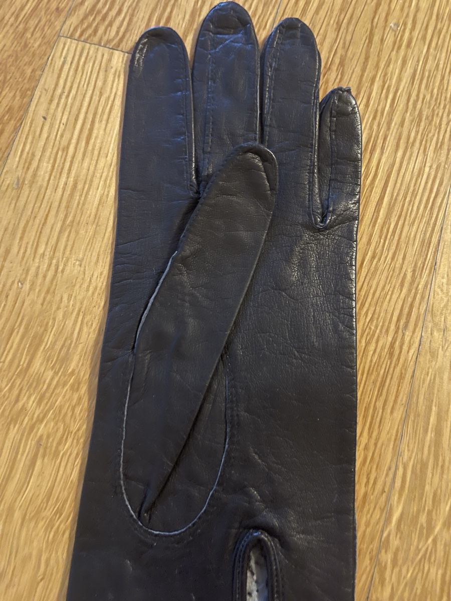 Guanti & manicotti: Handschuhe Schwarze Lederhandschuhe mit Lochmuster Gr. 7 – Usato da Rüschlikon venduto da leo_mwz2 4