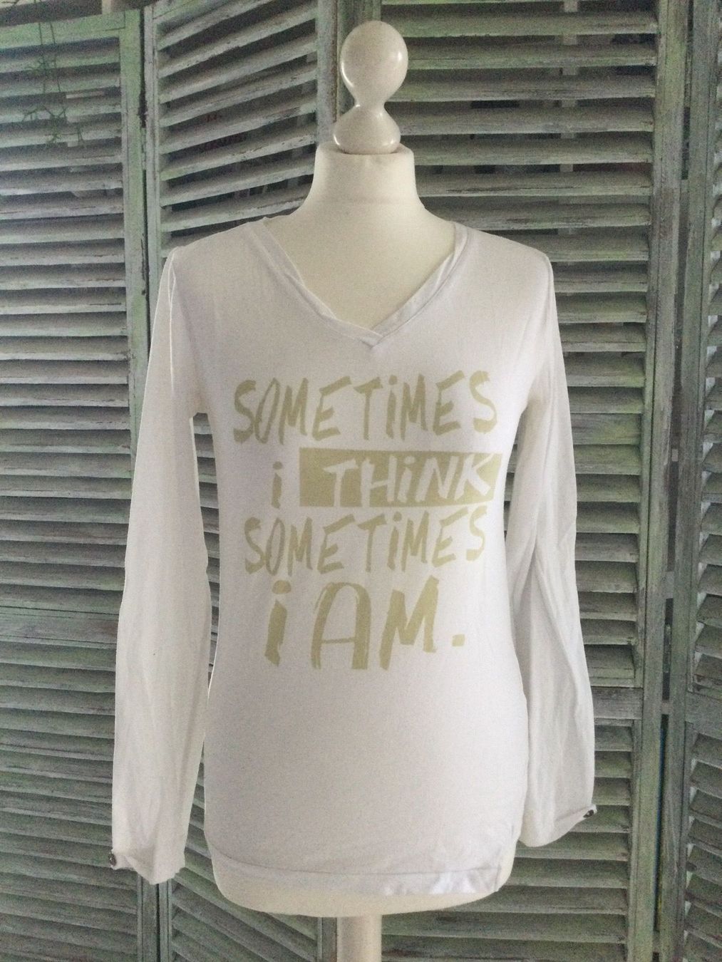 Tops: Sweat blanc inscriptions MISS CREEKS, taille S – Gebraucht aus Agiez von chouchanelle