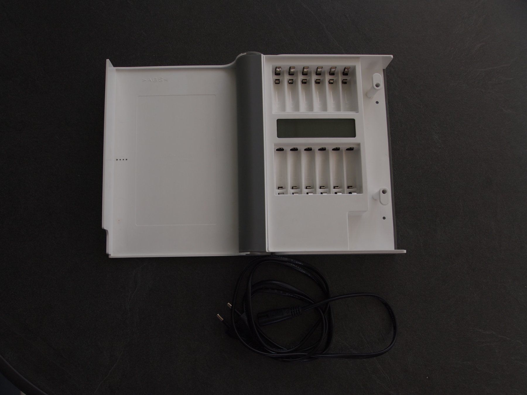 Ikea Caricatori & Batterie: Chargeur de piles intelligent – Usato da Plan-Les-Ouates venduto da Sky17