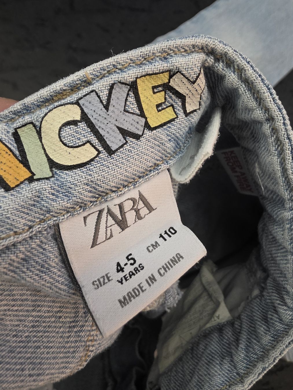 Zara Pantaloni: ZARA Disney Jeans 110 – Usato da St. Peterzell venduto da upcycling_ 2