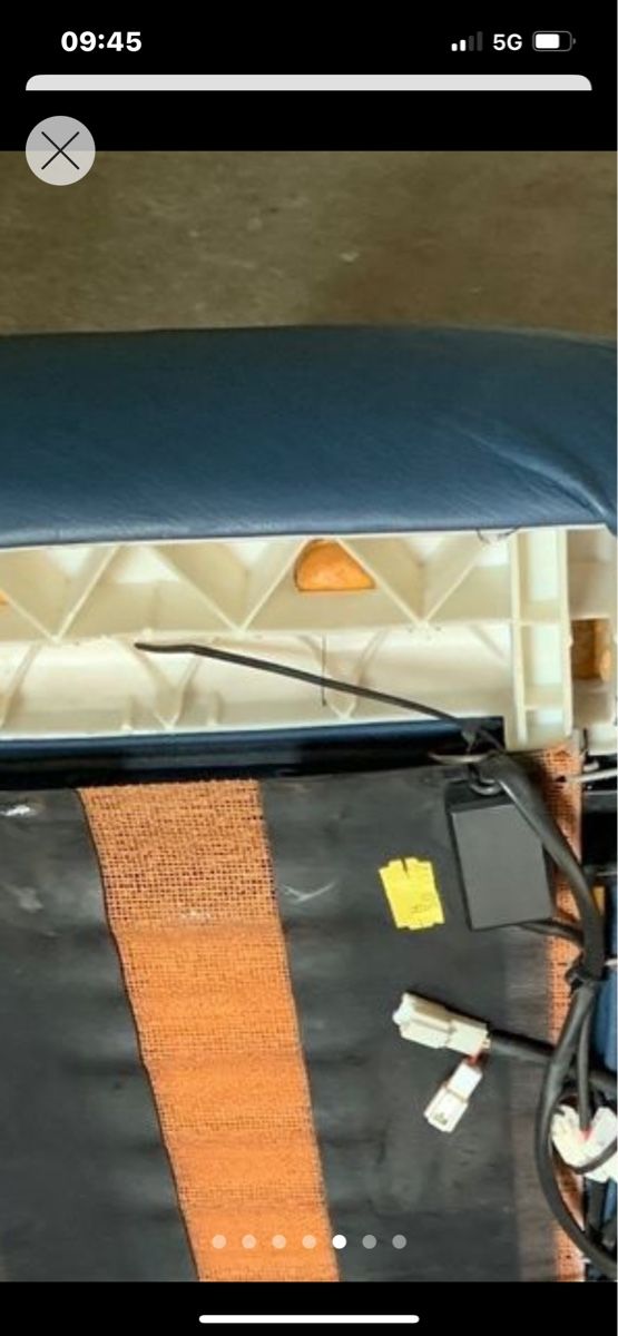 Volkswagen Tutti pezzi di ricambio auto: Recaro Golf 2 G60 – Usato da Grenchen venduto da Netii10 3