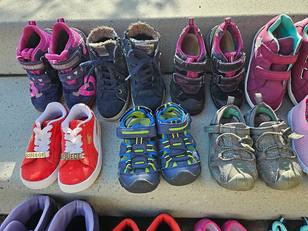 Scarpe per ragazze: Kinderschuhe Gr. 18-29 – Usato da Worb venduto da jun_fj8w 3
