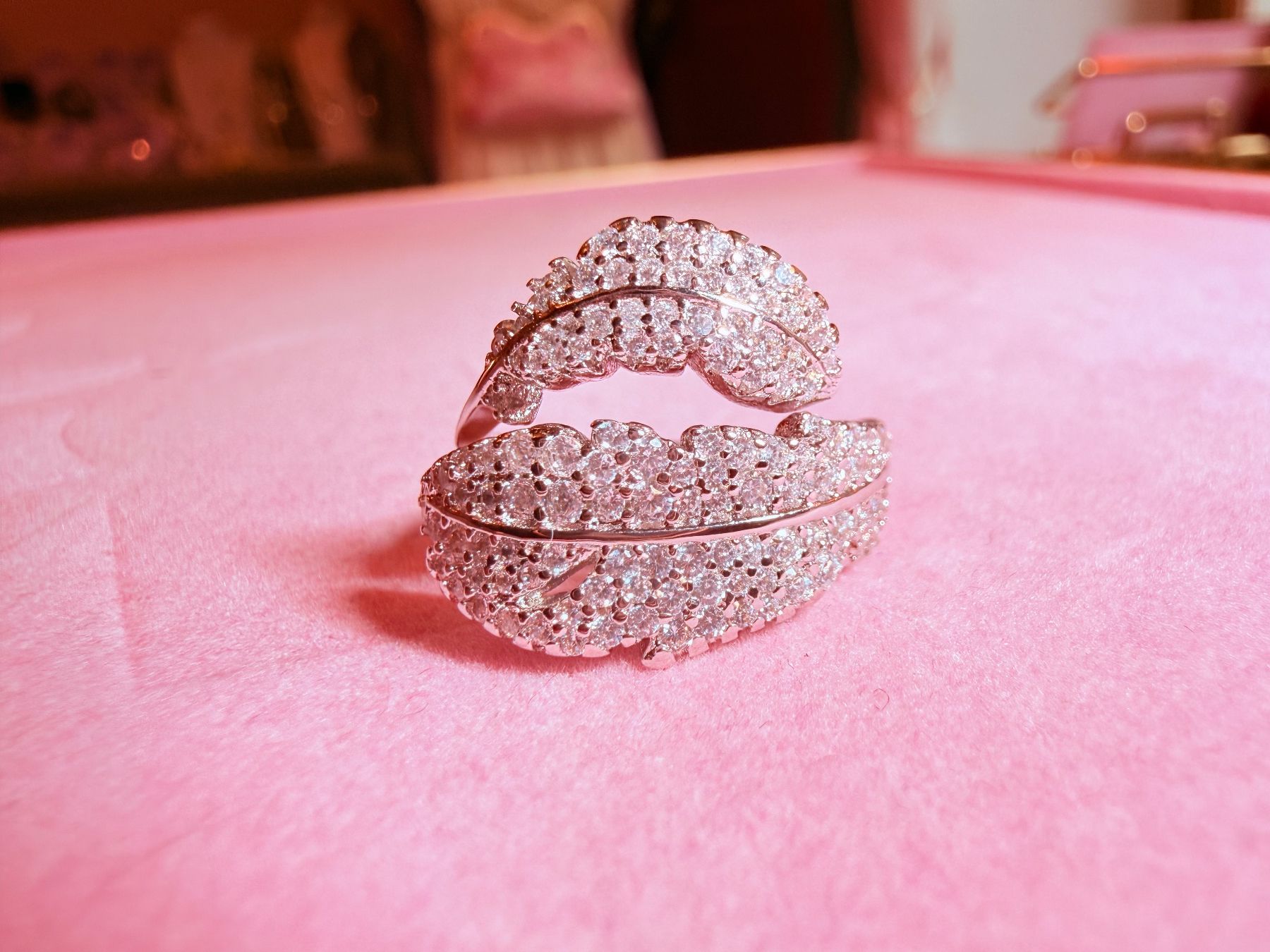 Anelli: Bague plume étincelante – Nuovo e nell'imballaggio originale da St-Maurice venduto da Sandrinette123 3