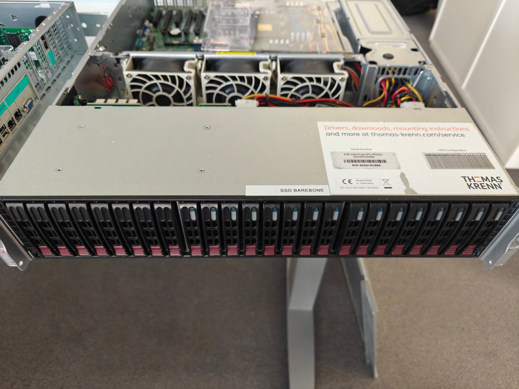 Supermicro Server: Supermicro Server Chassis 19" 2HE + Mainboard – Usato da Thun venduto da Intronet_gmbh 1