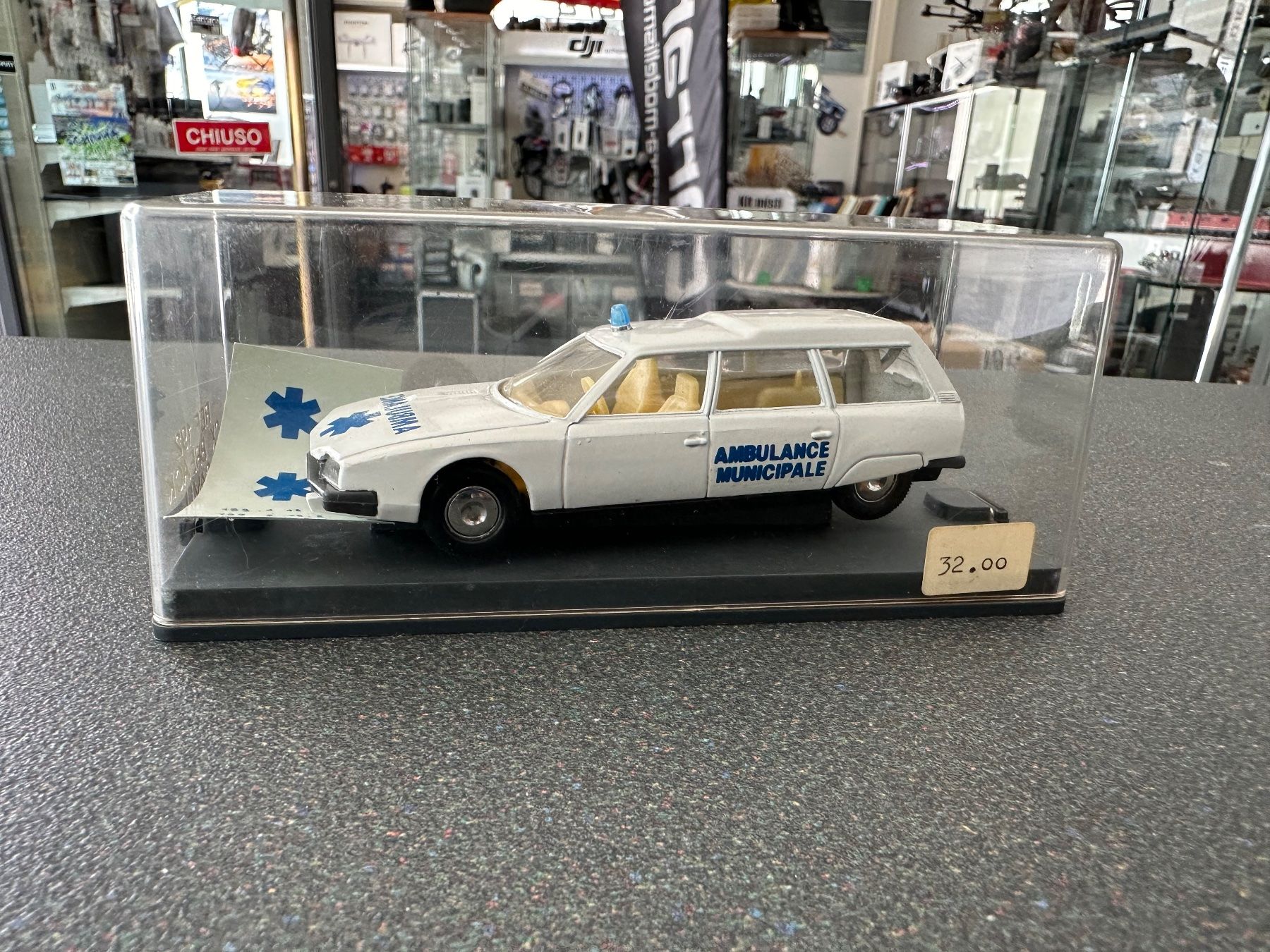 Citroën Modellautos: Verem 1:43 Citroën CX Break Ambulance SAMU Ref 192 – Gebraucht aus Chiasso von Carrara-Modellismo