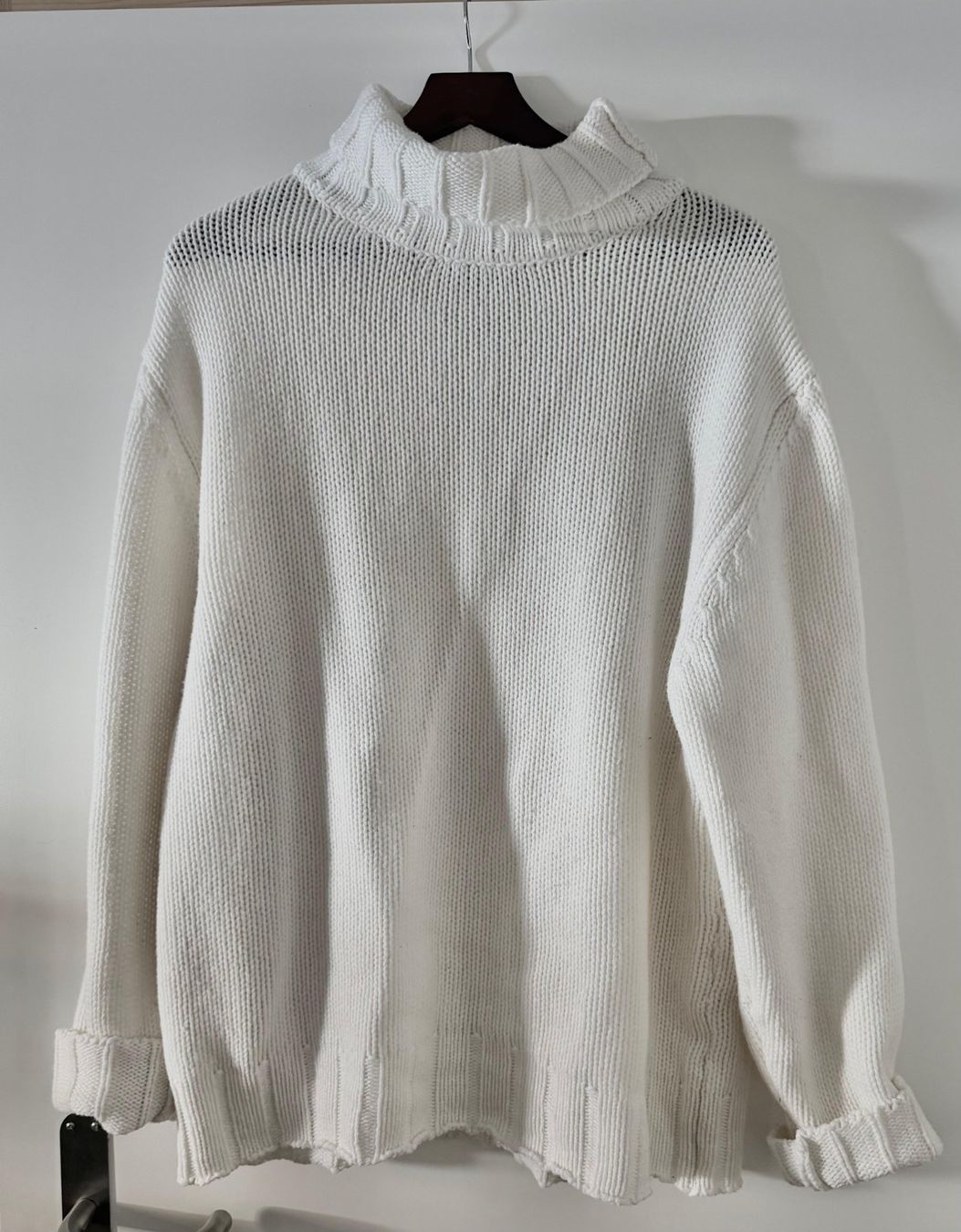 Maglioni & Felpe: Black Palms Rollkragenpullover weiss oversized – Usato da Arosa venduto da MissGipsy