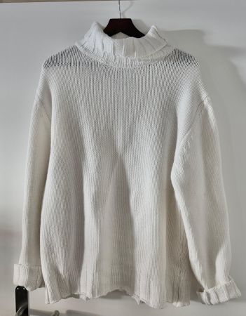 Black Palms Rollkragenpullover weiss oversized