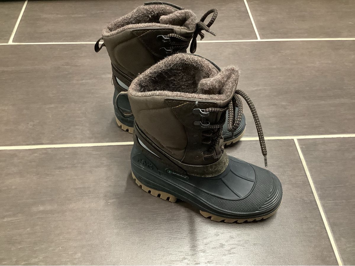 Scarpe per ragazzi: Winterstiefel Spirale Raw Terrain Gr. 36 – Usato da Brugg AG venduto da Sweety_pie 1