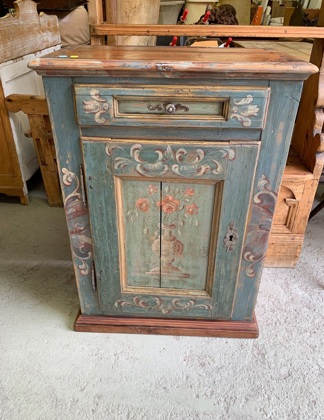 Cassettiere: Confiturier Rustique du XIXème Siècle – Usato da Gsteig b. Gstaad venduto da Auctionly