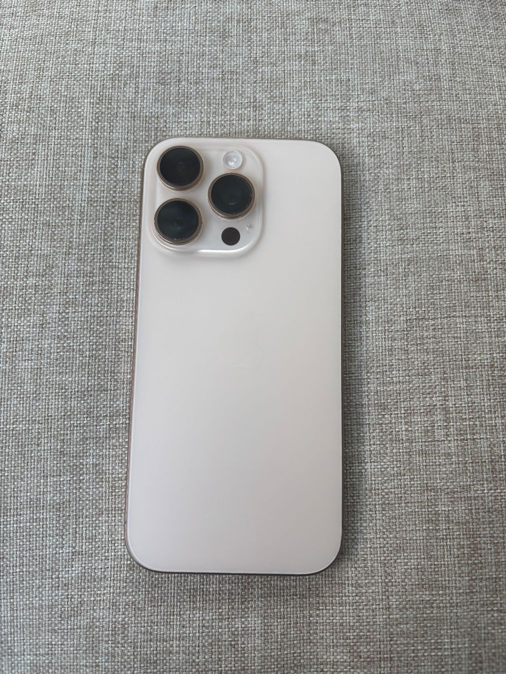 Apple Handys / Smartphones: iPhone 16 Pro 256mb – Gebraucht aus Biel/Bienne von cle_t77f 1