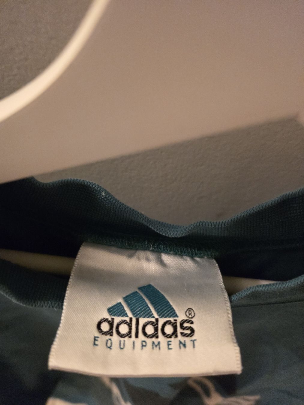 Adidas T-shirt: Adidas Equipment T-Shirt – Usato da Genève venduto da tacoma08 1