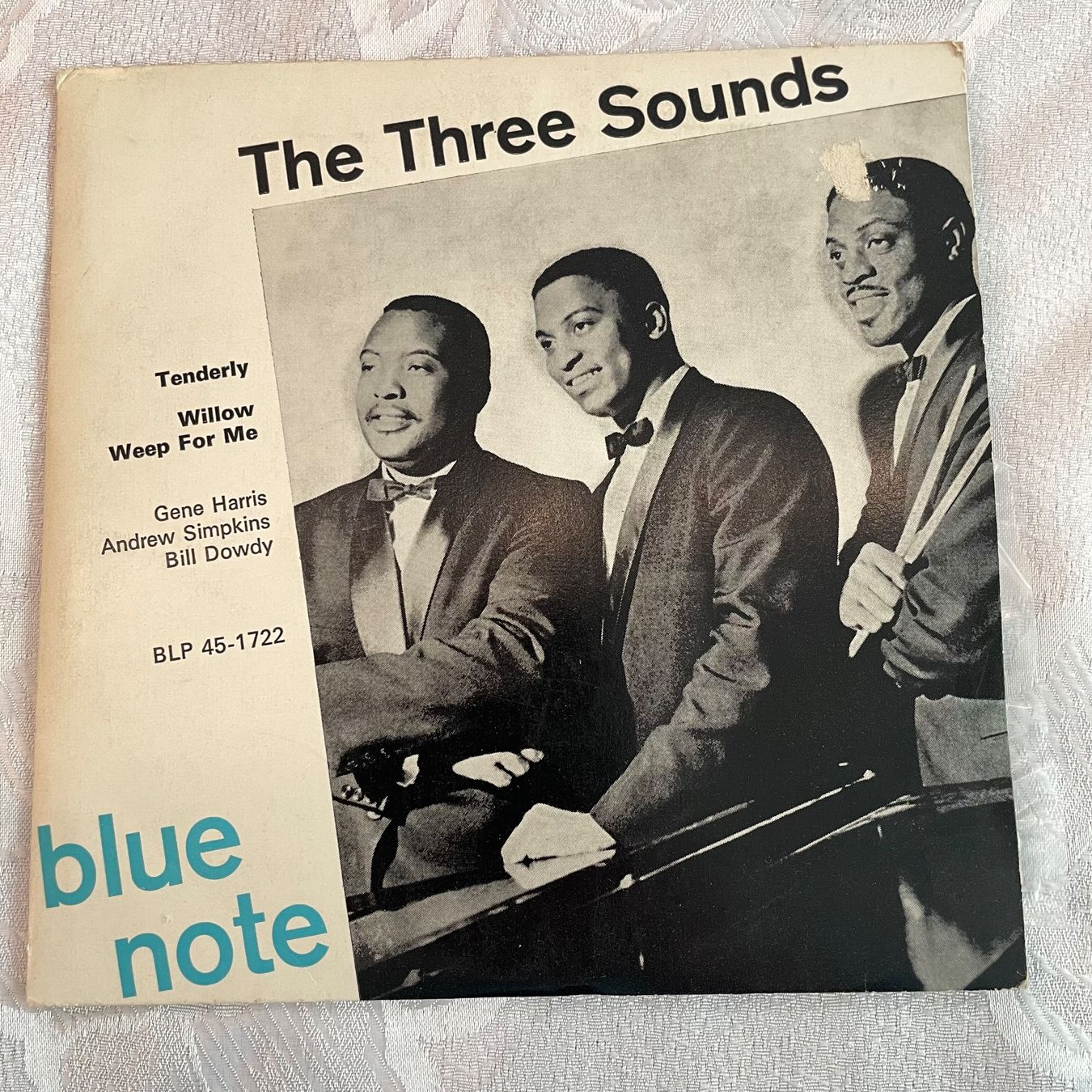 Dischi in vinile: THE THREE SOUNDS - TENDERLY / WILLOW WEEP FOR ME – Usato da Zürich venduto da fehlton
