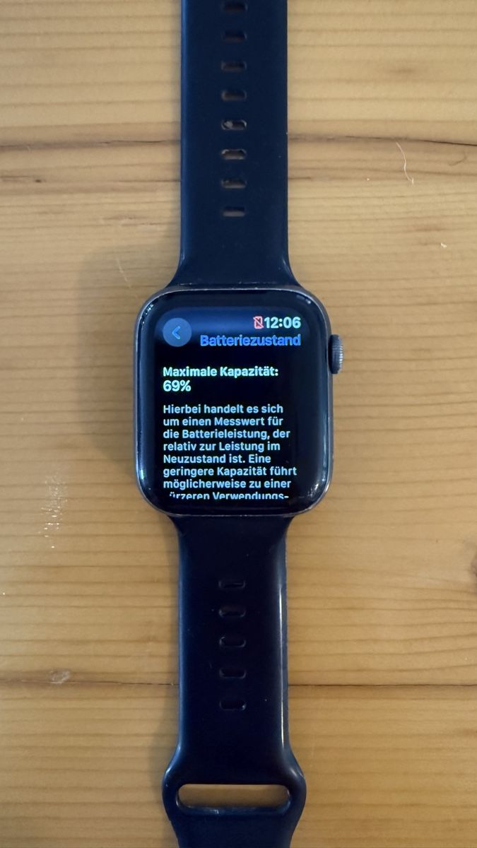 Apple Smartwatch: Apple Watch Series 9 GPS 45 mm Midnight – Usato da Winterthur venduto da m.messere 4