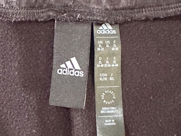 Adidas Pantaloni: Sporthose – Usato da Krauchthal venduto da Sukra1 2