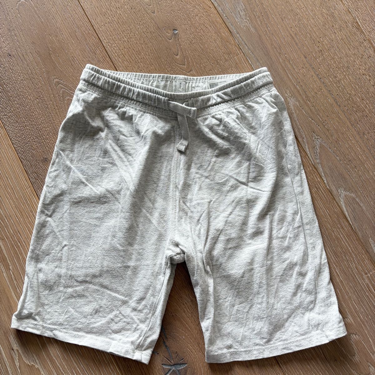 H&M Lotti & Set di vestiti: Shorts-Set H&M Grösse 134  – Usato da Aarburg venduto da cha_6t8j 1