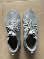 Puma femme, taille 37.5, grises, parfaites pour le sport! (5