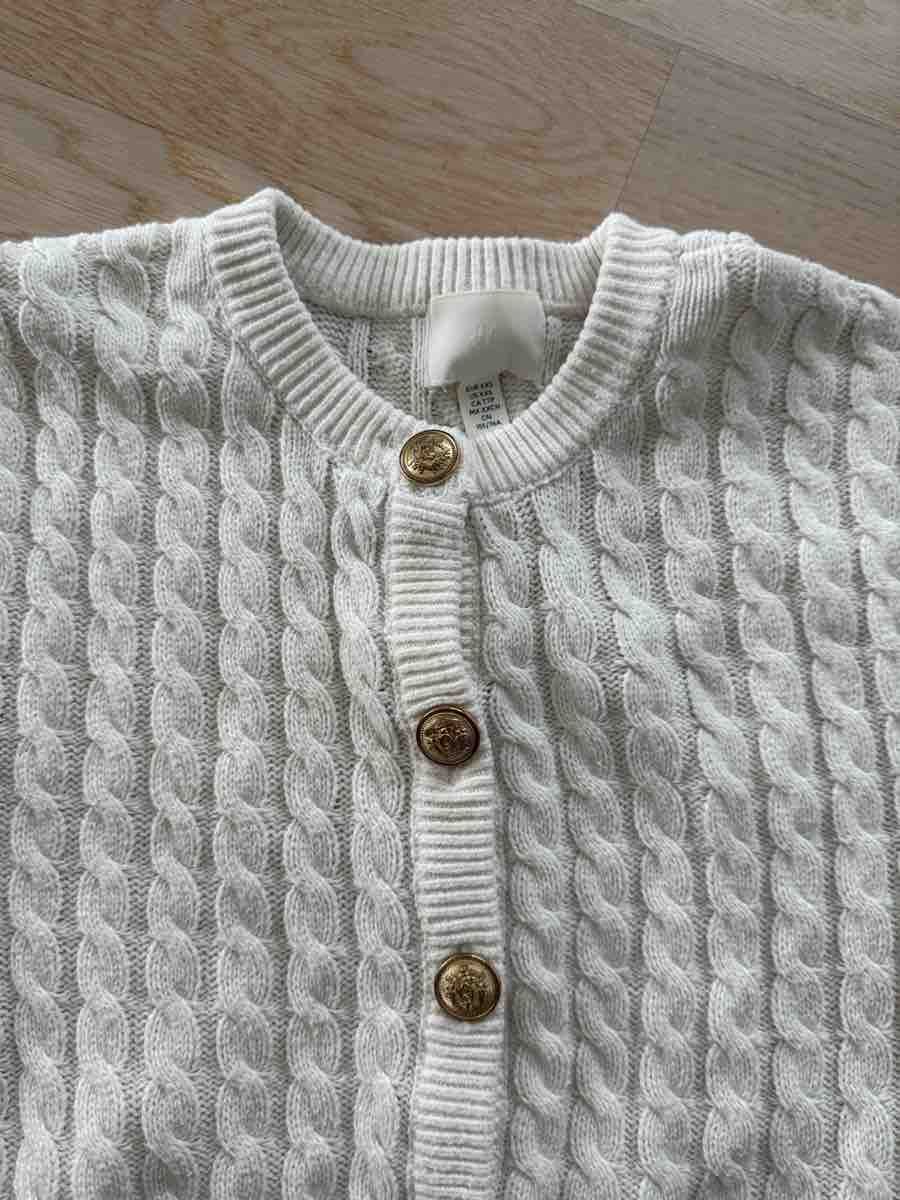 H&M Pullover & Sweatshirts: Cable Knit Cardigan in White – Gebraucht aus Zürich von closetclothes 1