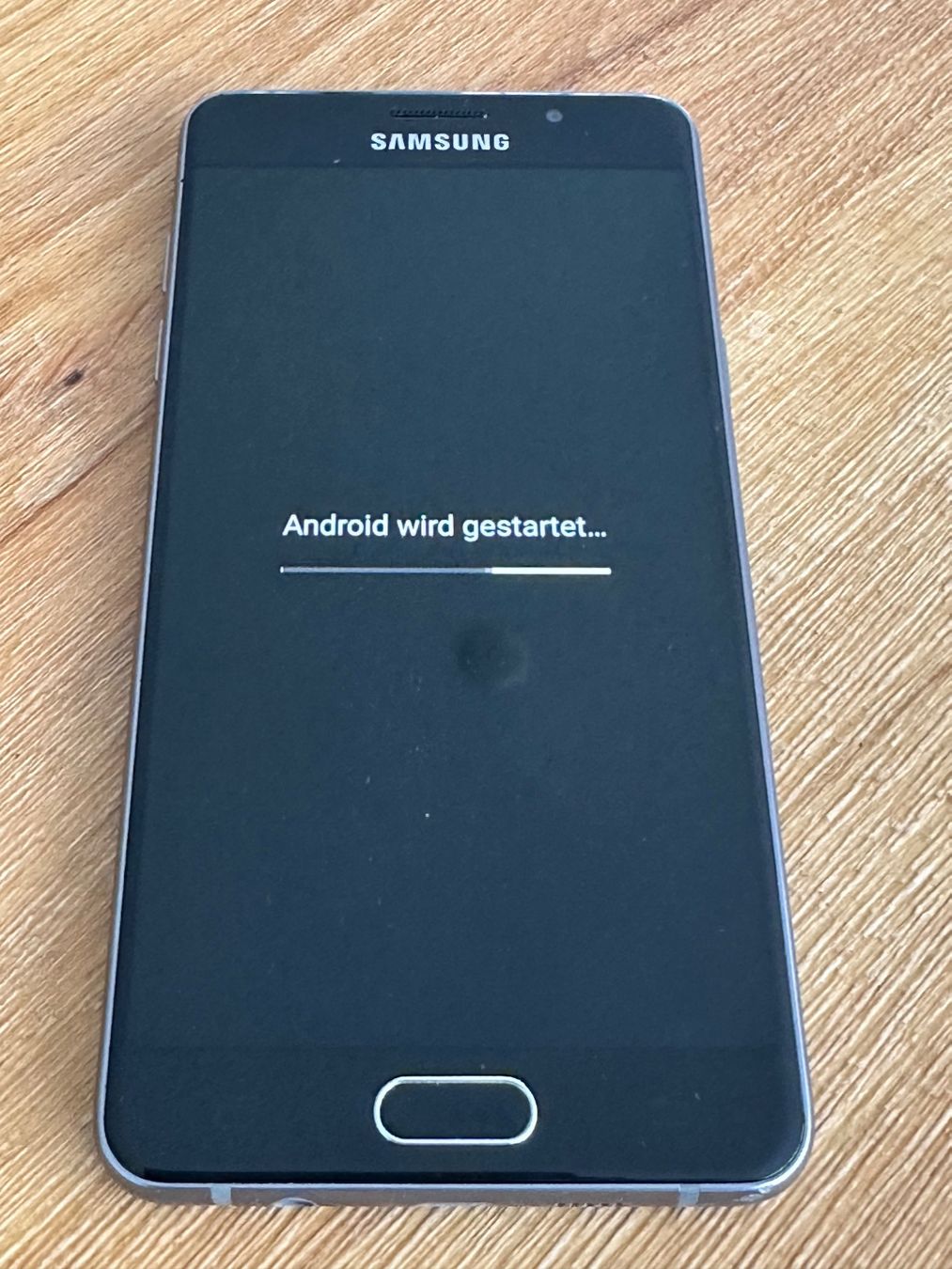 Samsung Telefoni cellulari / Smartphones: Smartphone Samsung Galaxy A5 gebraucht – Usato da Schocherswil venduto da Bronco17 6