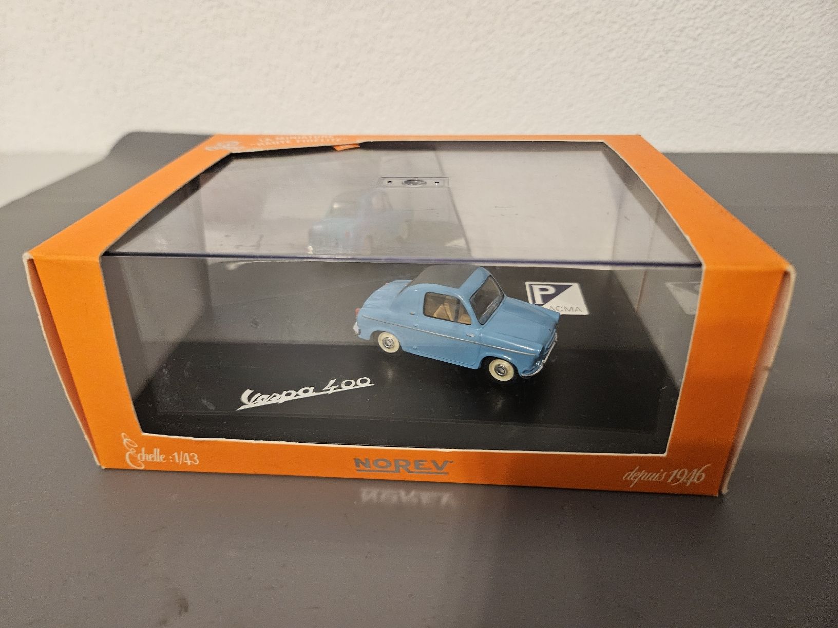 Norev Modellini d'auto: 2 Stück Norev Vespa 400 Modell 1/43 – Usato da Grenchen venduto da Fluri1 1