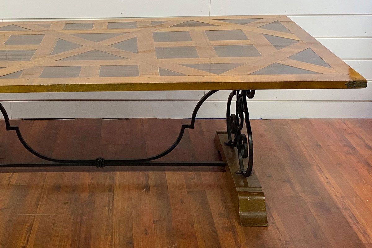 Tavoli: Einmaliger Holztisch mit Eisengestell – Usato da Ballwil venduto da ClassicGallery 3