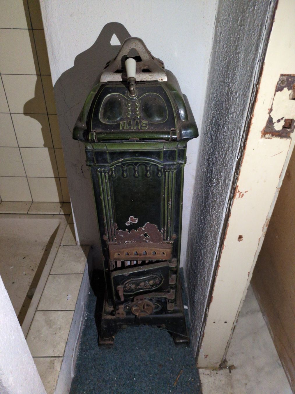 Altri mobili d'antiquariato: Antiker alter Ofen 'MAAS" - Dekostück! – Difettoso da Dübendorf venduto da bluenile80 1