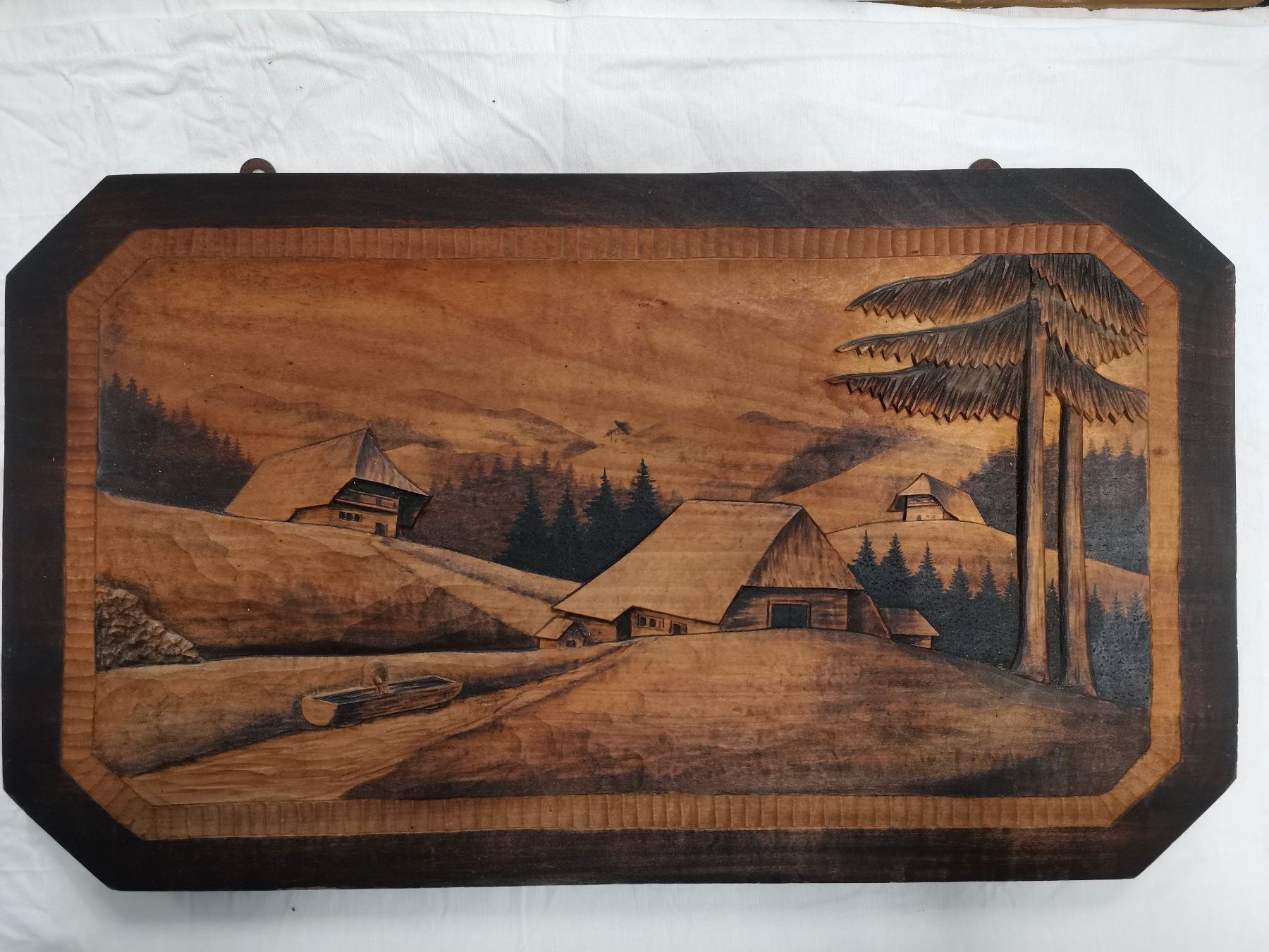 Poster & Bilder: Antikes Schweizer Holzreliefbild Handgeschnitzt – Gebraucht aus Suhr von Brocki-Suhr