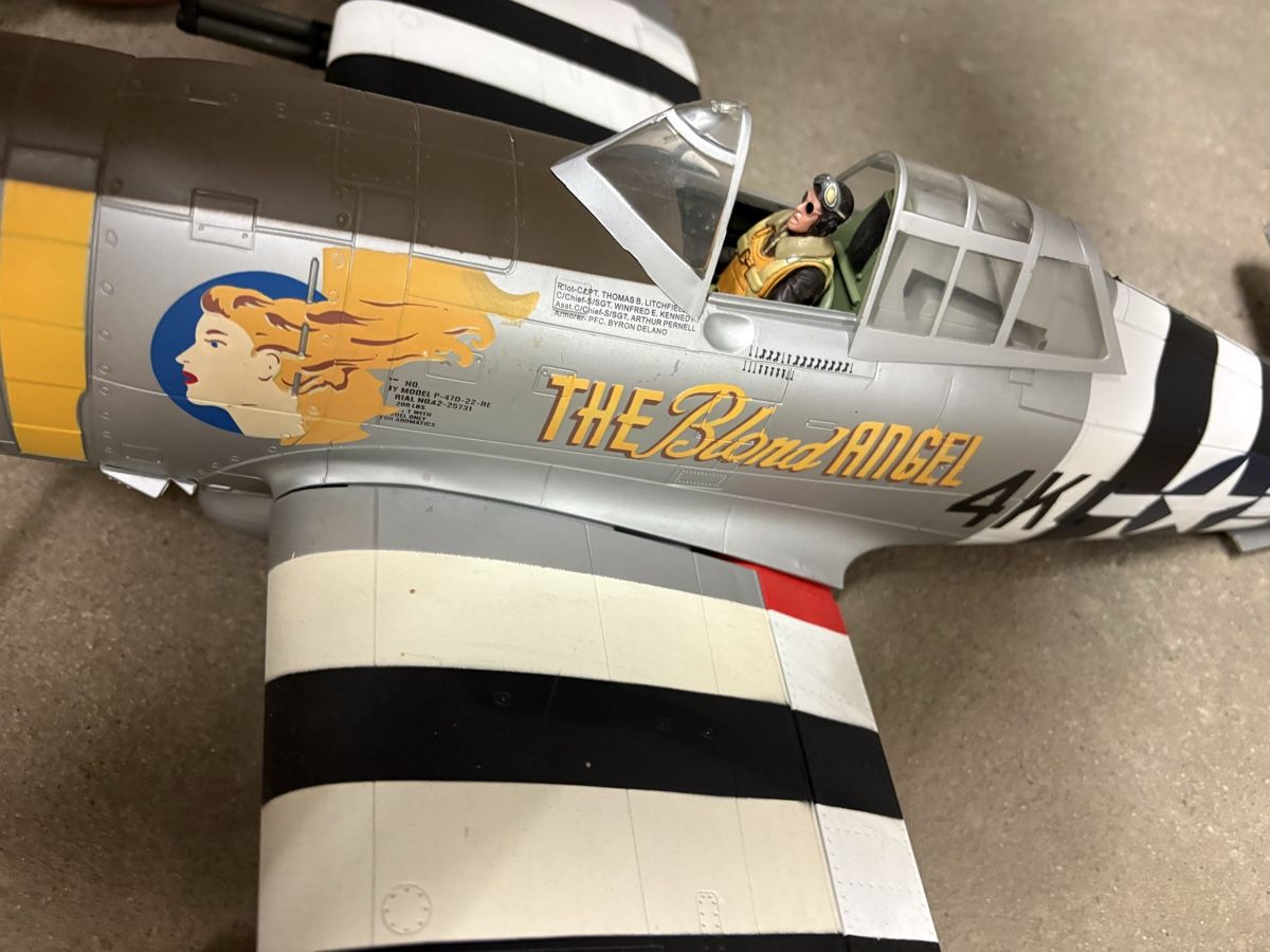 Modellbausätze & Standmodelle: Elite Force P47 C 1/18 – Gebraucht aus Villarimboud von hampton2012 1