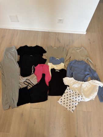 Lot de vêtements femme en taille S, 15 pièces