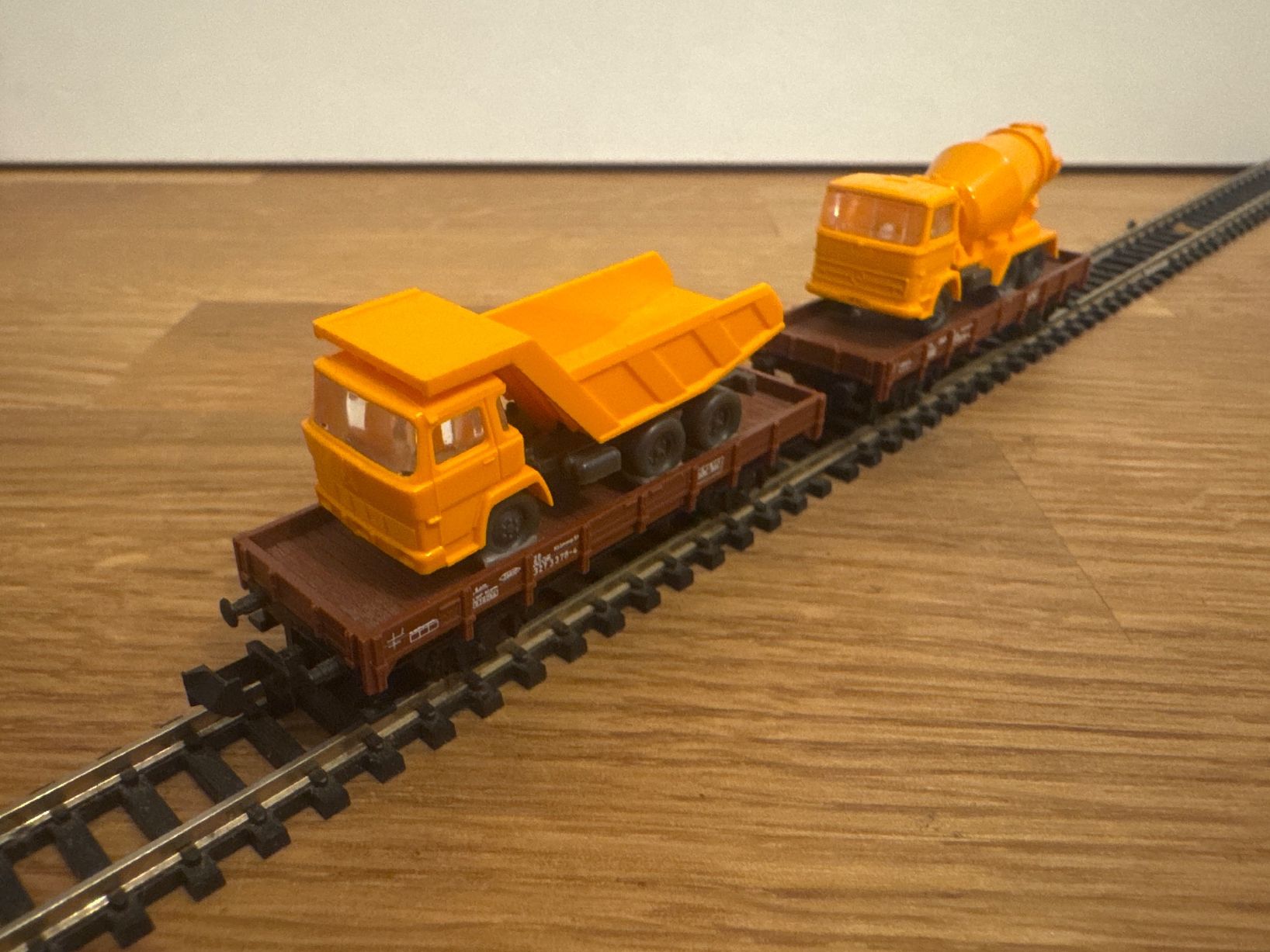 Trix Modellini di ferrovie: Minitrix Güterwagen mit Ladung – Nuovo (secondo la descrizione) da Schlierbach venduto da Look8 2