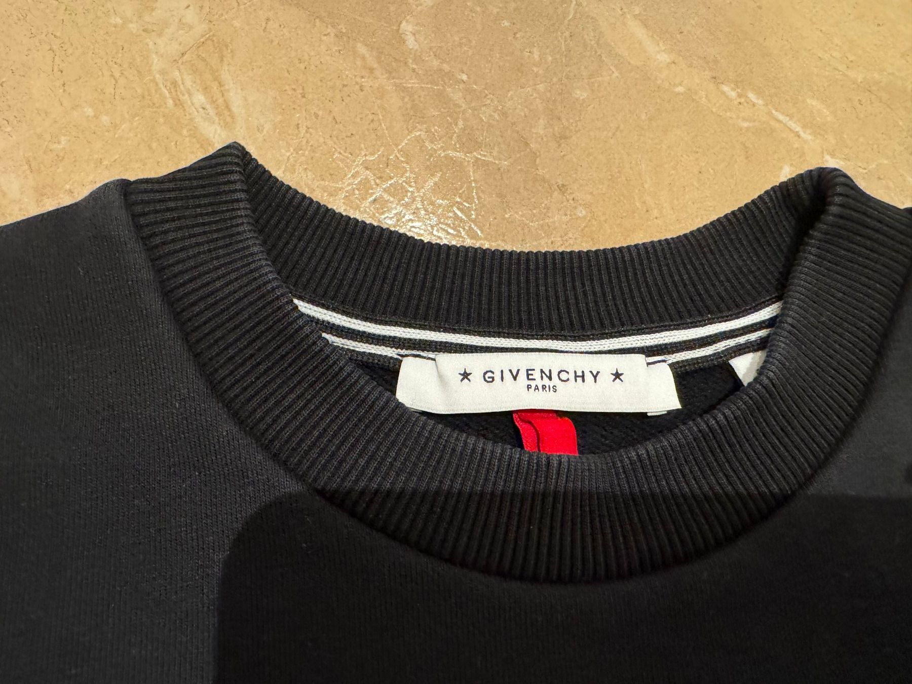 Givenchy Maglioni & Felpe: Givenchy sehr schöner Pulli, 10J 140 NP 194 Fr – Usato da Klingnau venduto da Markus14 2