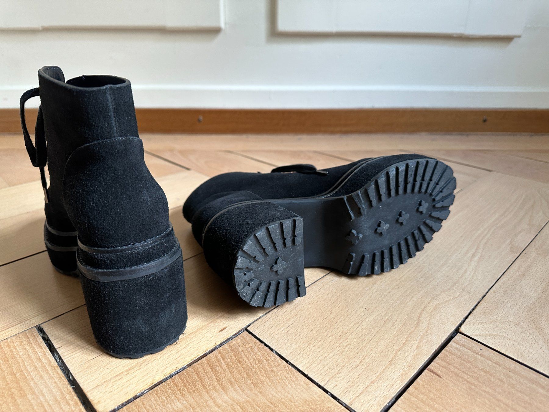 Chaussures femmes: CULT GAIA - Wildleder Stiefelette schwarz 35 – D'occasion à Zürich par Diazaio 3
