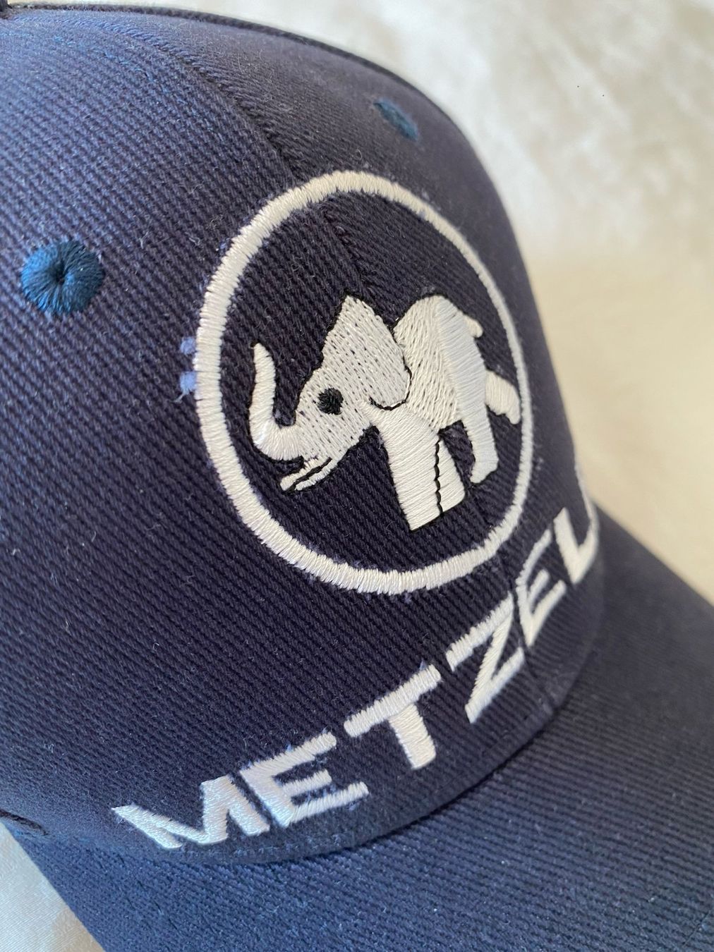 Copricapi, berretti & cappellini: Casquette Metzeler bleu – Usato da St-Blaise venduto da Windy2 1