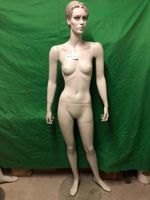 Schaufensterpuppe Dame grau