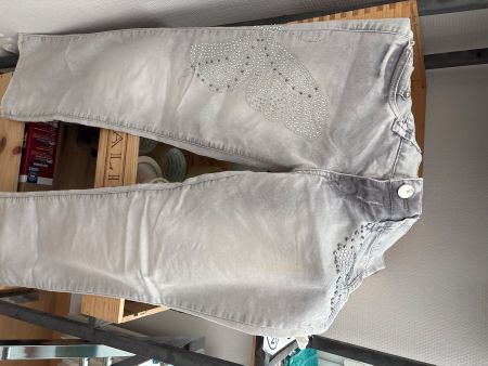 Jeans grau Gr. 36 mit Steinen