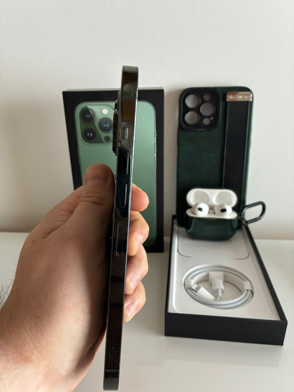 Apple Handys / Smartphones: Iphone 13 Pro Max plus Airpods! – Gebraucht aus Hägglingen von MR.BG 2
