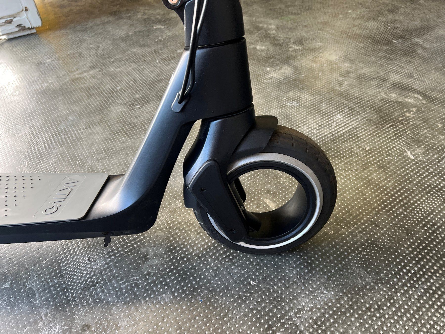 Scooters: Trottinette éléctrique sans batterie – Défectueux à Le Landeron par Pimsss 3