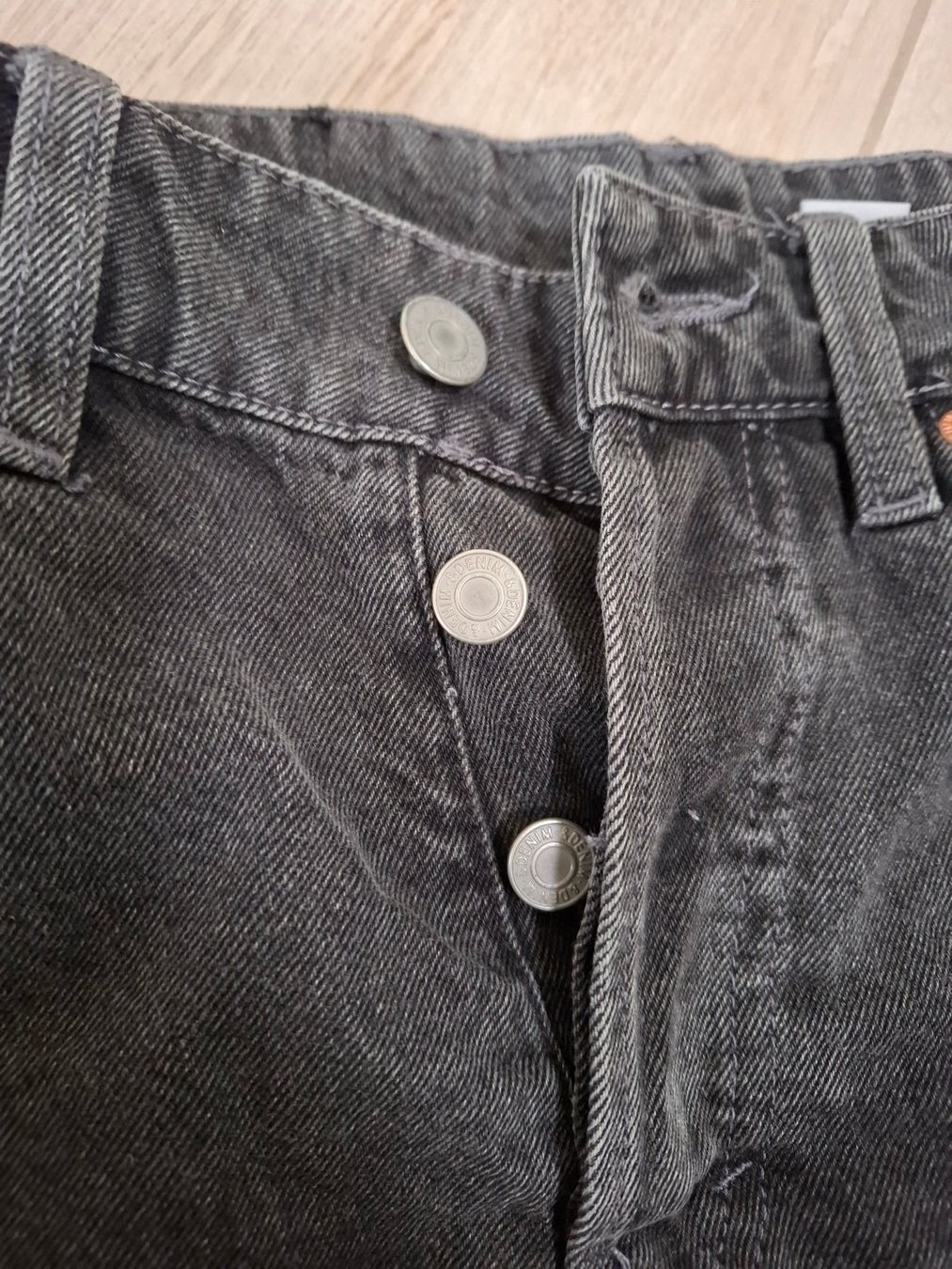 Hosen: Coole schwarze Shorts , Grösse 34 – Gebraucht aus Birmensdorf ZH von Ducati025 2