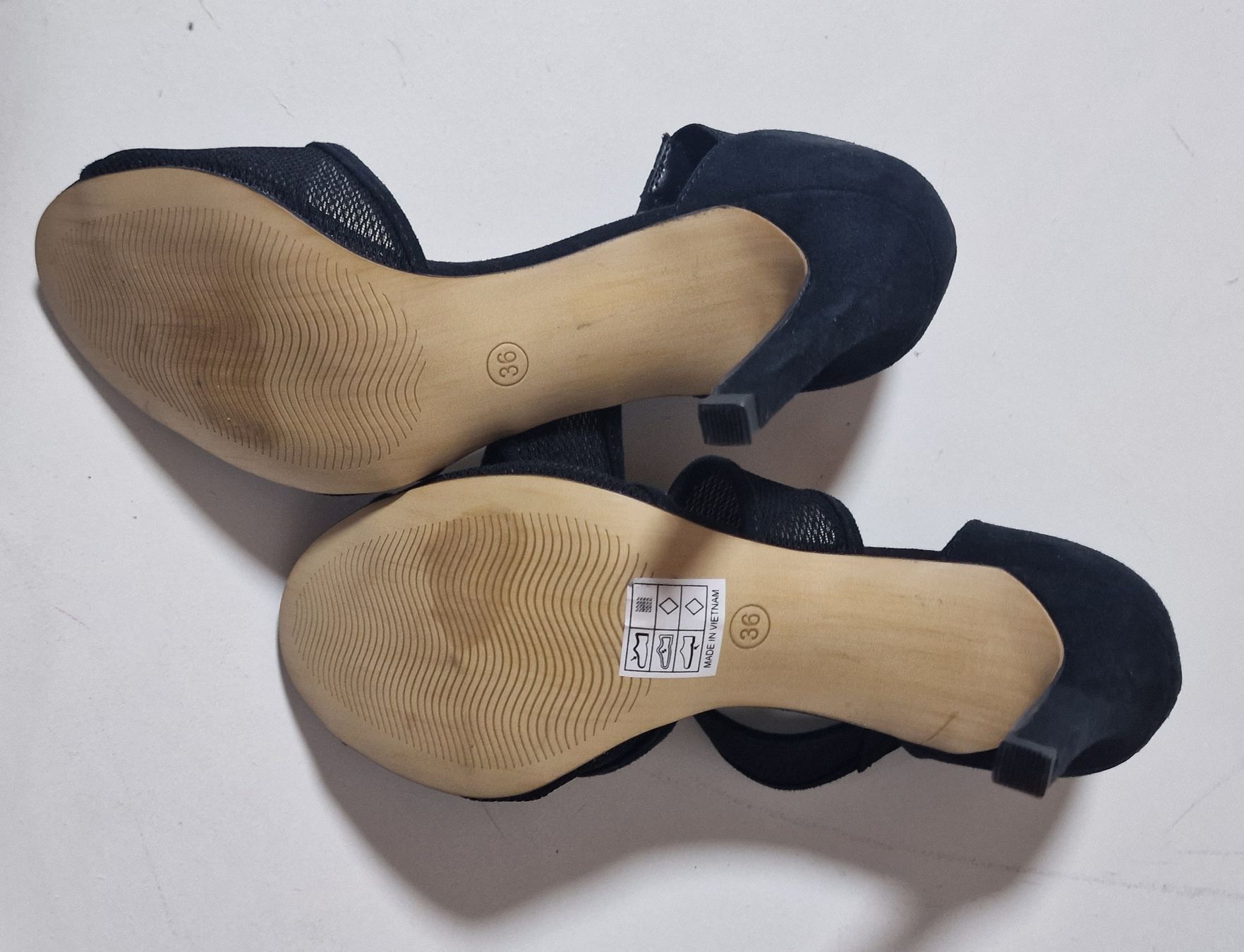 Scarpe da donna: Sandaletten Gr. 36 Mark  Carina – Usato da Chur venduto da car_5clc 3