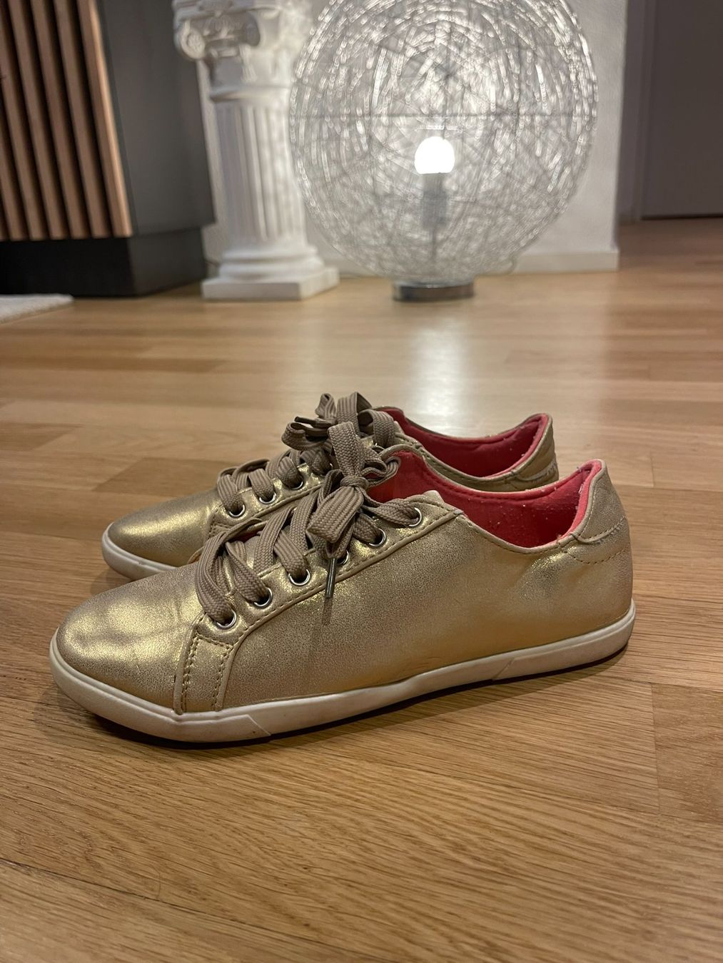 Scarpe da donna: Goldige Damen-Sneaker, Grösse 37 – Usato da Rheineck venduto da FGeissler 2
