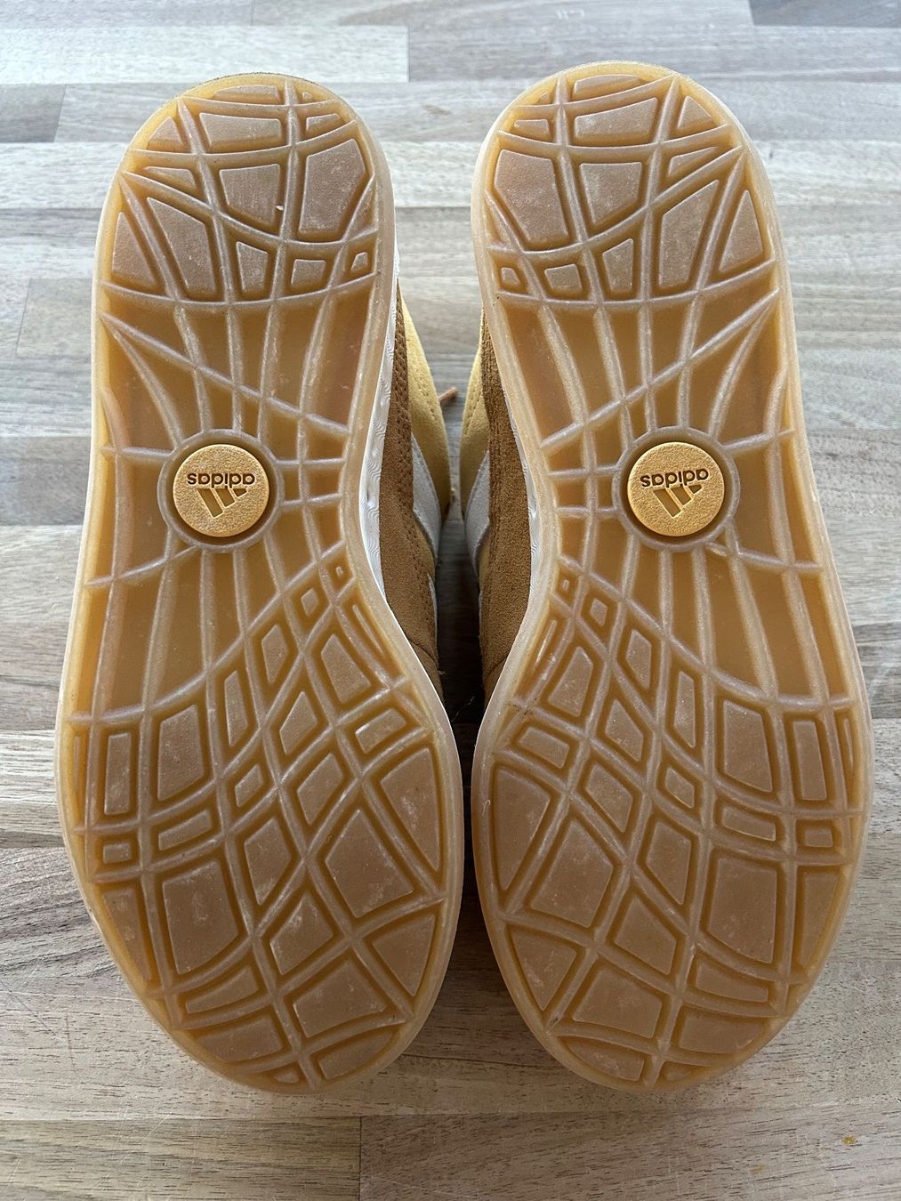 Adidas Scarpe da uomo: Adidas Adimatic Grösse 8, neuwertig – Nuovo (secondo la descrizione) da Oberwil-Lieli venduto da Mhd 5
