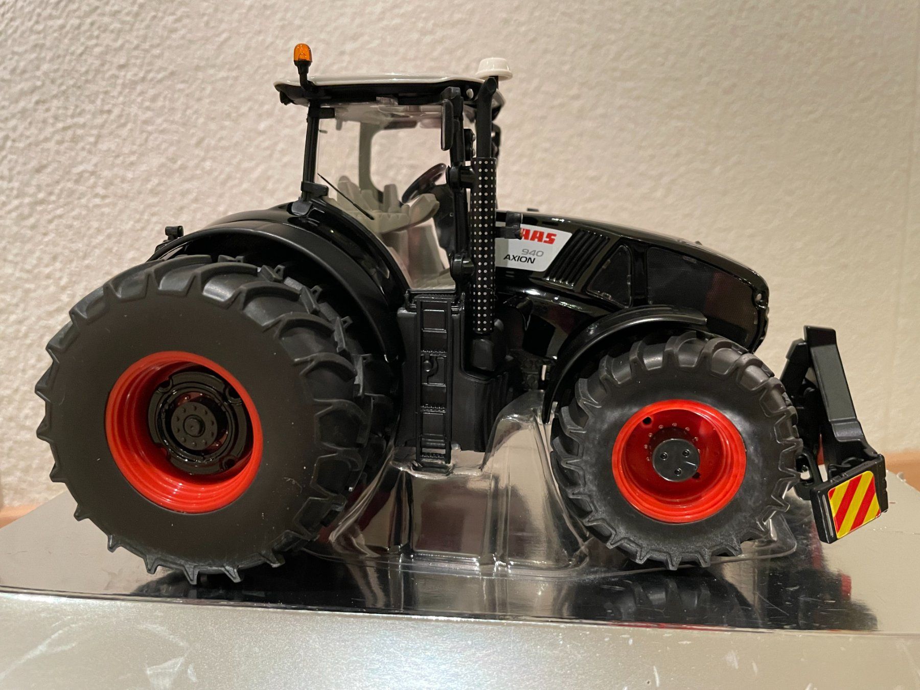Claas Tracteurs: SIKU Claas Axion 940 – Neuf avec emballage d'origine à Kreuzlingen par Stefan1150 2