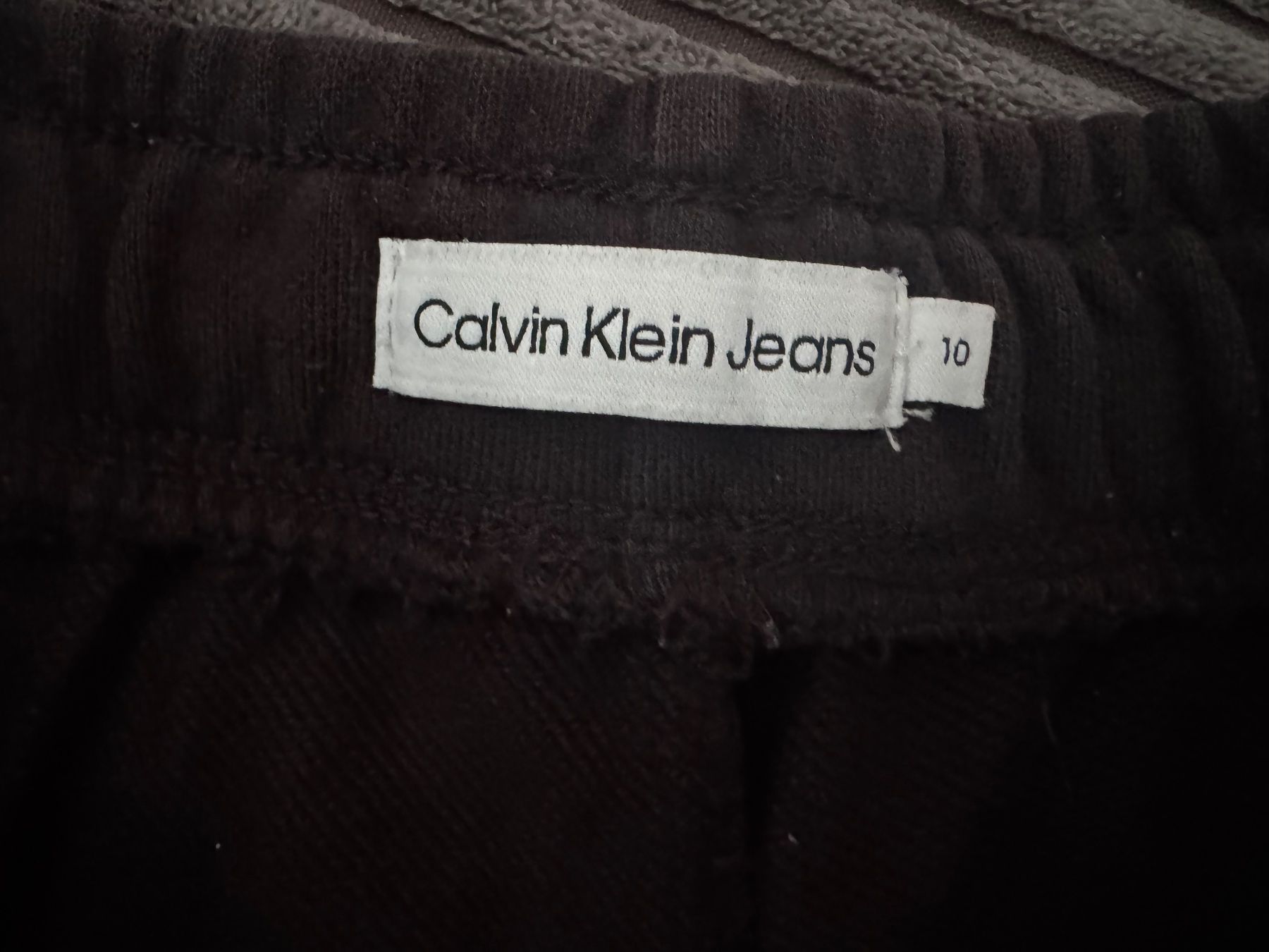 Calvin Klein Pantaloni: Short Calvin Klein Jeans, noir, taille 10 ans – Usato da Chatelaine venduto da lae_7h8n 2