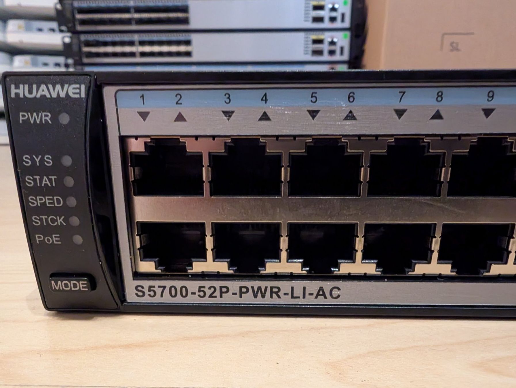 Huawei Modem & Router: Huawei WLAN Controller inkl. 2 Switches und 20 AccessPoints! – Usato da Langenthal venduto da netcamp 5