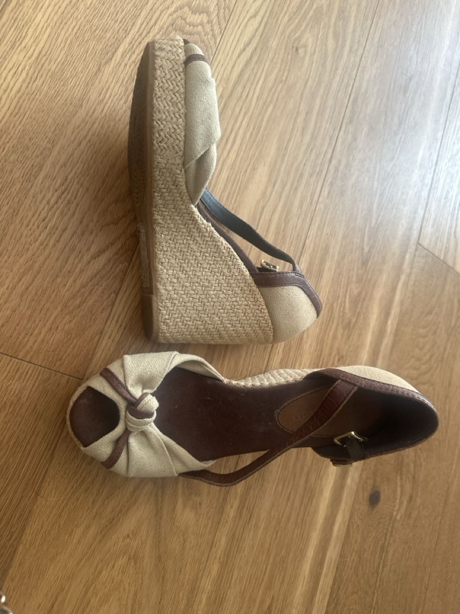 Tommy Hilfiger Damenschuhe: Tommy Hilfiger Wedges beige 37 Sandale – Neu (gemäss Beschreibung) aus Pfaffhausen von Klaras_second_hand 1